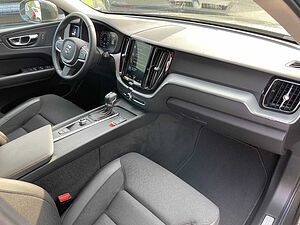 Volvo  D4 AWD Momentum  Kamera Navi SHZ ToteWin