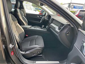Volvo  D4 AWD Momentum  Kamera Navi SHZ ToteWin