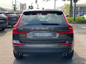 Volvo  D4 AWD Momentum  Kamera Navi SHZ ToteWin