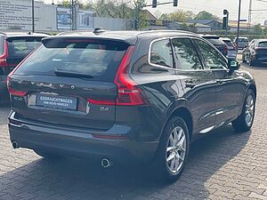 Volvo  D4 AWD Momentum  Kamera Navi SHZ ToteWin