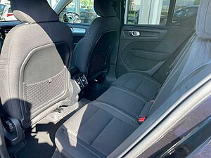 Volvo  B4 Momentum Pro 2WD Navi Kamera SHZ 18Zoll