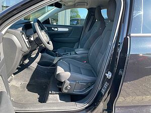 Volvo  B4 Momentum Pro 2WD Navi Kamera SHZ 18Zoll