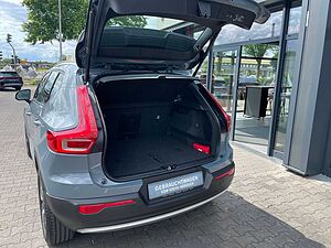 Volvo  D3 Momentum Pro 2WD Navi Standh. 18Z