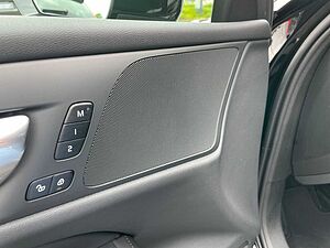Volvo  T6 Plus Dark AWD AHK Navi SHZ