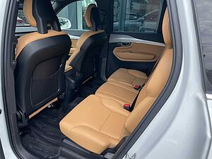 Volvo  D4 2WD Momentum Navi LED ACC