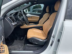 Volvo  D4 2WD Momentum Navi LED ACC