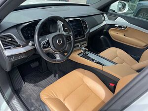 Volvo  D4 2WD Momentum Navi LED ACC