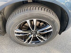 Volvo  B4 AWD Momentum Pro, Stdhz, BLIS, 19'