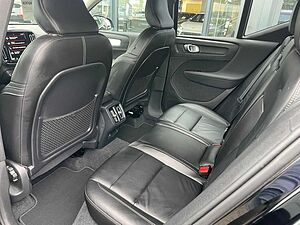 Volvo  B4 Momentum Pro 2WD SHZ Kamera