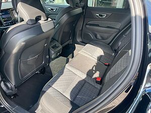 Volvo  B4D Core Navi SHZ Kamera AHK