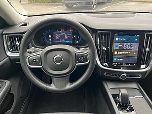Volvo  B4 Core Navi SHZ LED
