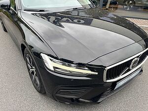 Volvo  B4 Core Navi SHZ LED