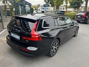 Volvo  B4 Core Navi SHZ LED