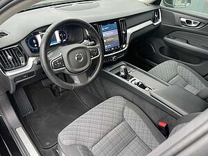 Volvo  B4 Core Navi SHZ Kamera