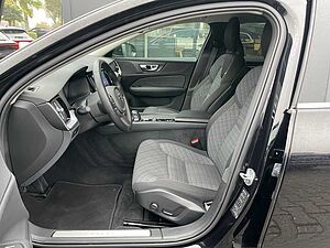 Volvo  B4 Core Navi SHZ Kamera