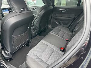 Volvo  B4 Core Navi SHZ Kamera