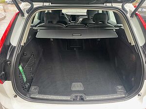 Volvo  B4 Aut. Plus Bright, AHK, Licht-Paket uvm.