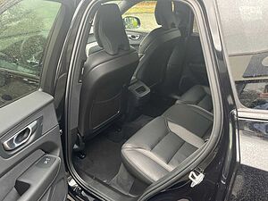 Volvo  Plus Dark B4D AHK H/K