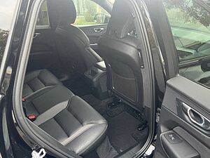 Volvo  Plus Dark B4D AHK H/K