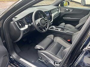 Volvo  Plus Dark B4D AHK H/K