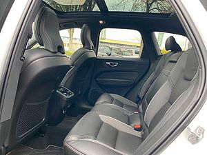 Volvo  D4 R-Design, AHK, Head-Up, Pano, uvm.