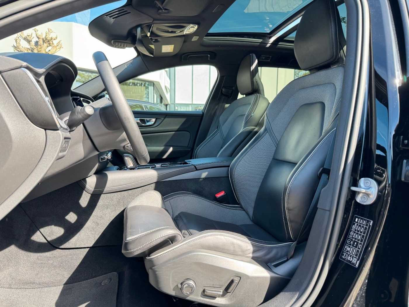 Volvo  T6 Recharge AWD Geartr. R-DESIGN - AHK - 360