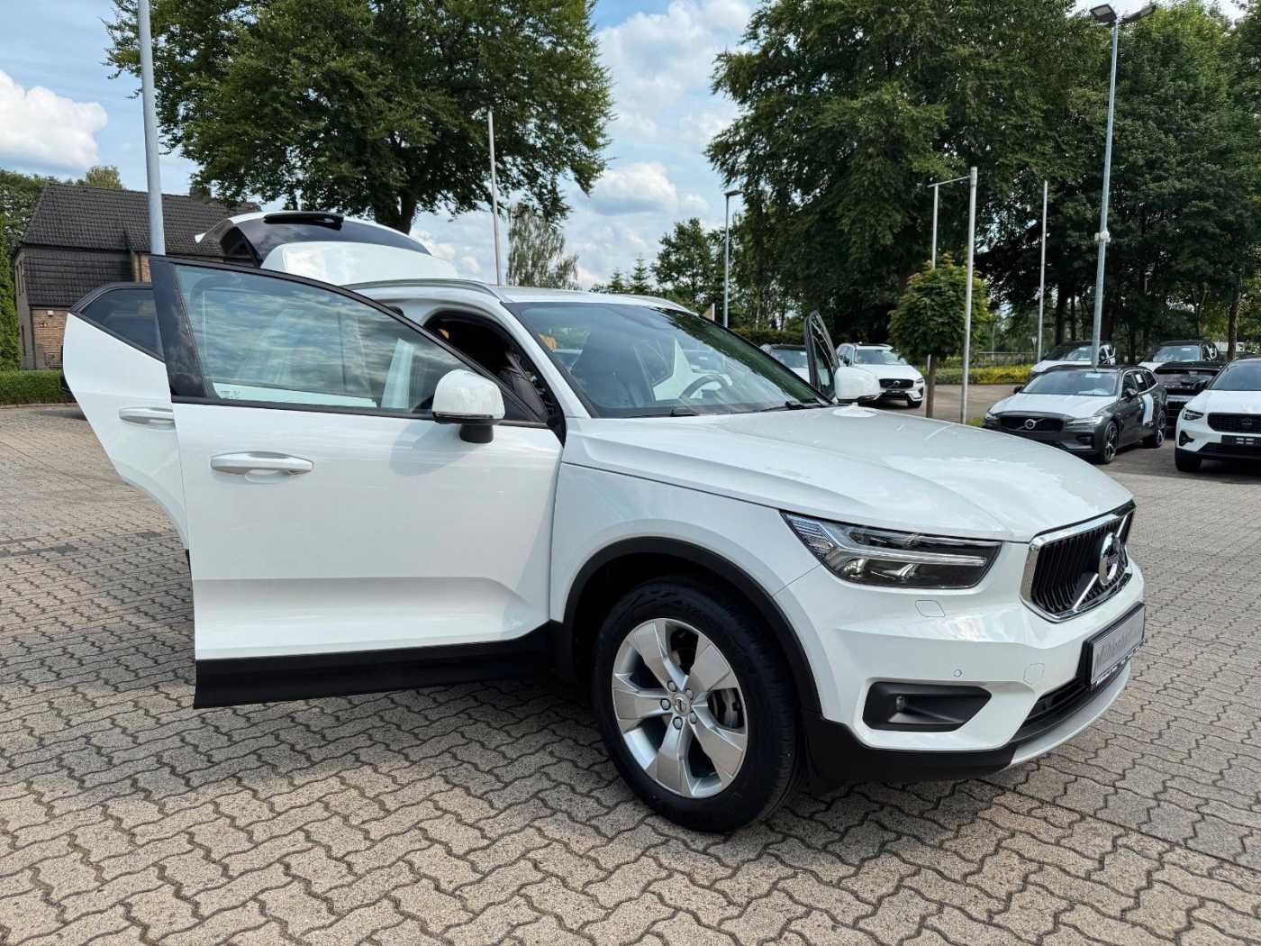 Volvo  T3 Geartr. MOMENTUM PRO - AHK - Frontschhzg