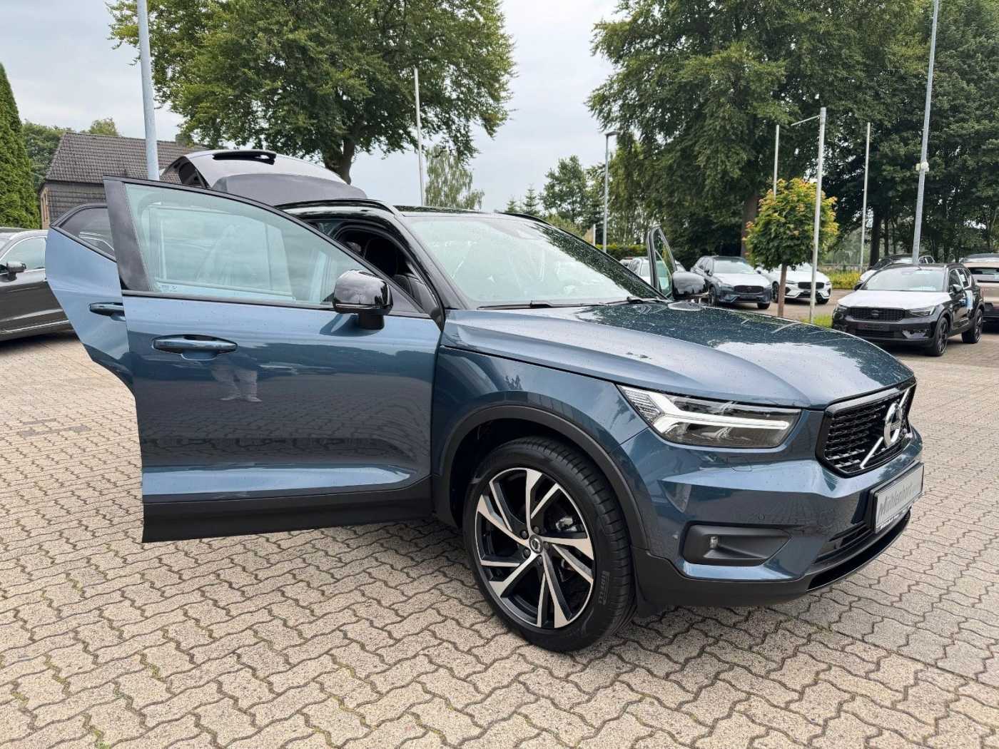Volvo  T3 Geartr. R-DESIGN - AHK -Pilot -Cam -20'