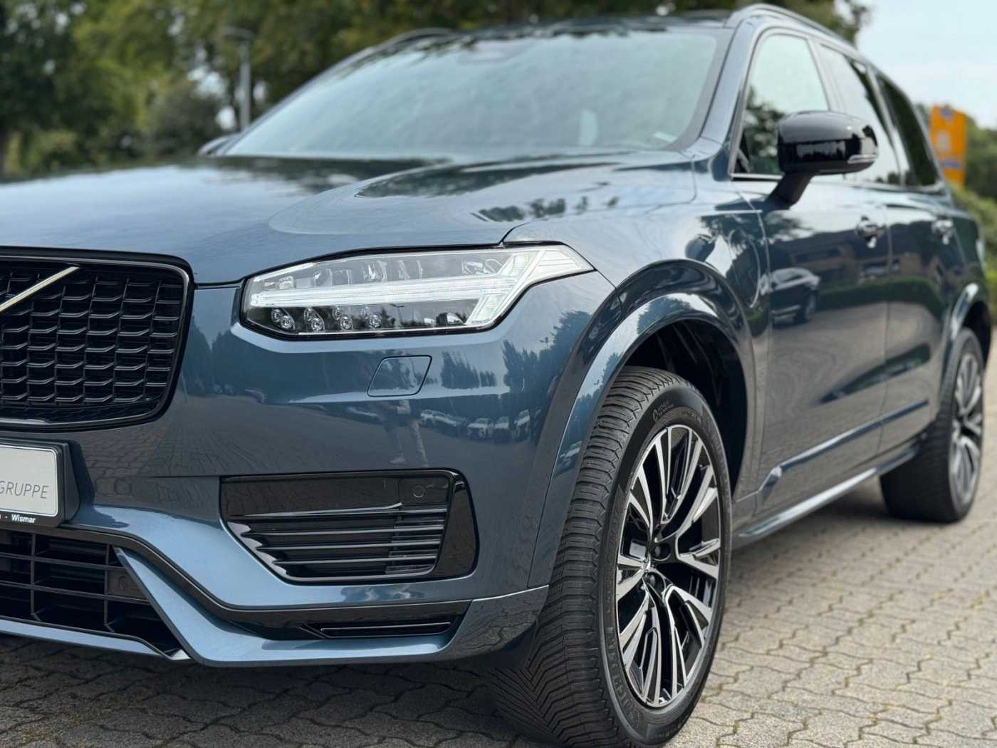 Volvo  T8 Recharge AWD PLUS DARK-7Sitzer-H/K-Pano-