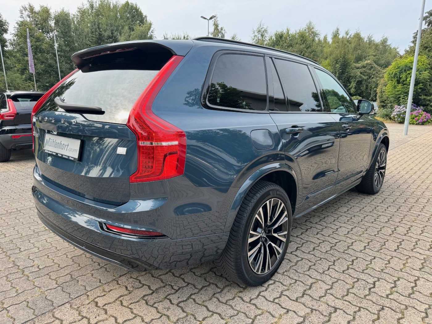 Volvo  T8 Recharge AWD PLUS DARK-7Sitzer-H/K-Pano-