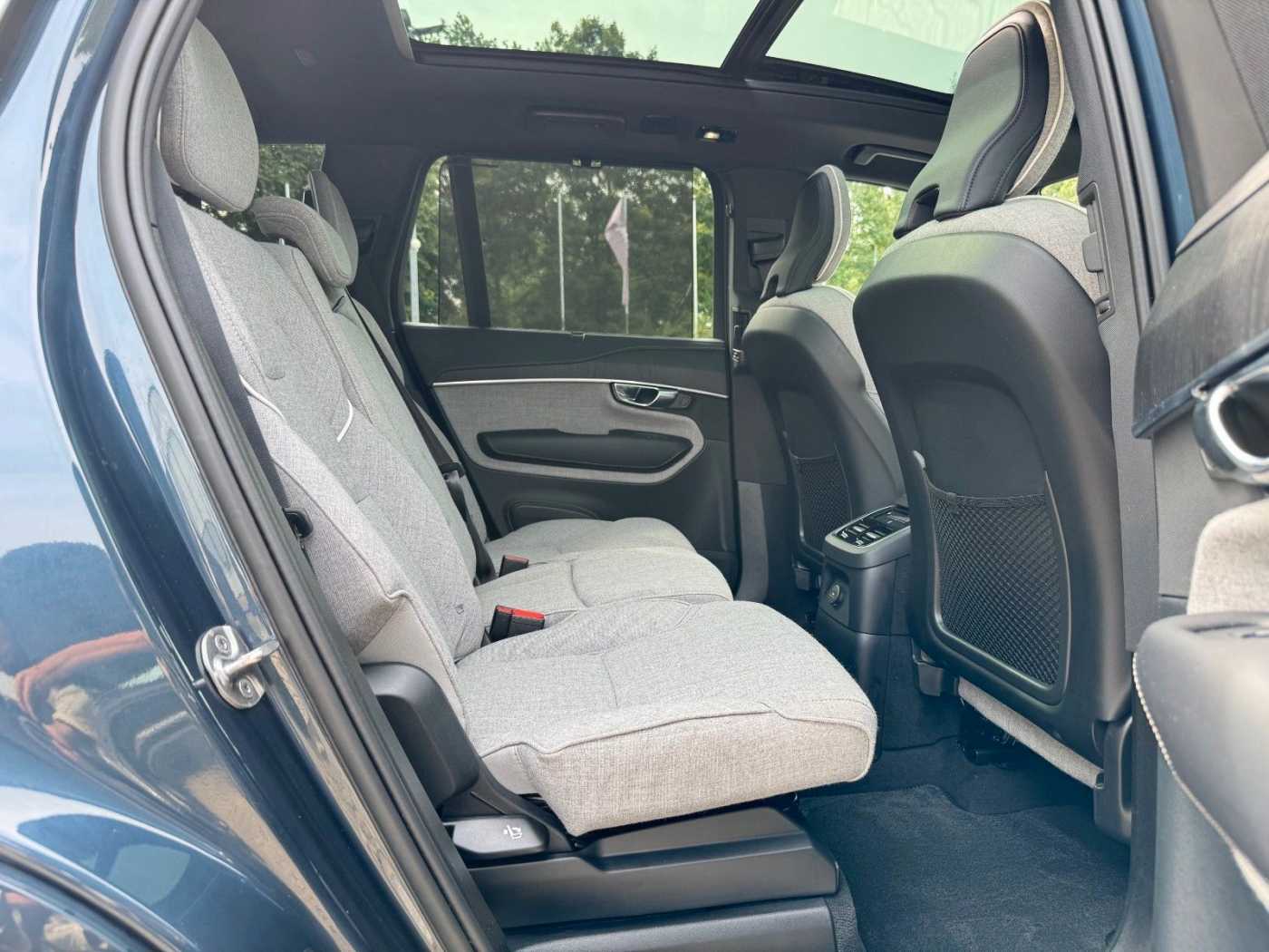 Volvo  T8 Recharge AWD PLUS DARK-7Sitzer-H/K-Pano-