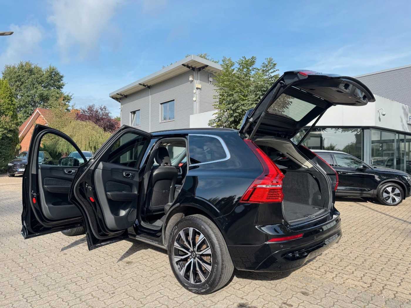 Volvo  B4 D Geartronic CORE- BLIS- Pilot- Voll-LED