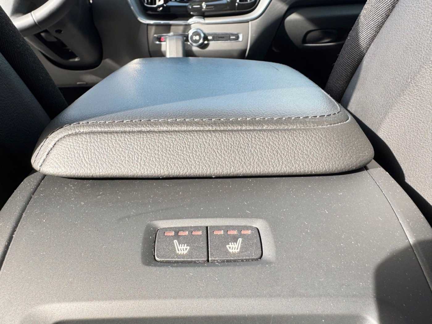 Volvo  B4 D Geartronic CORE- BLIS- Pilot- Voll-LED