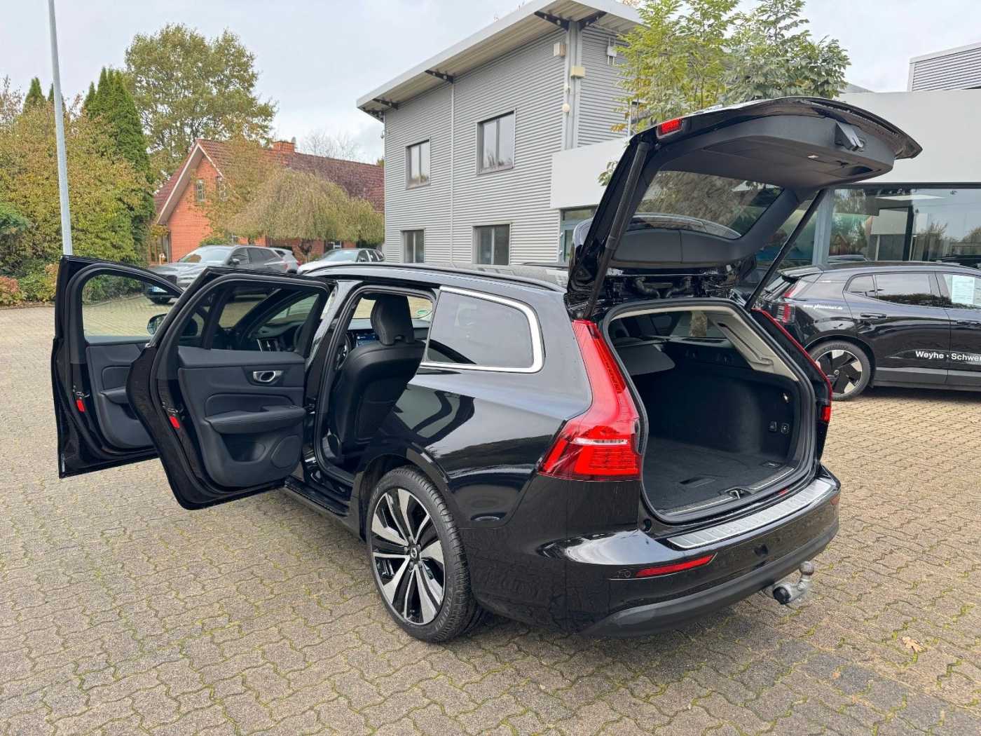 Volvo  B4 D Geartr. CORE - AHK - Sthzg - Pilot -Cam