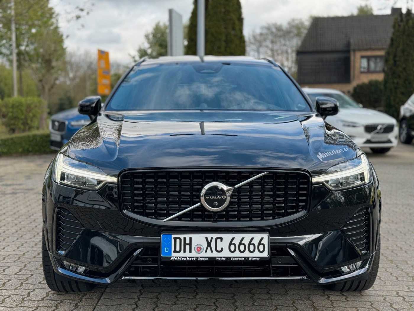 Volvo  B5 D AWD ULTIMATE DARK - Luftfahrw. - HEICO