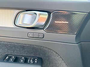 Volvo  B3 DKG PLUS DARK - 360° - Pilot -
