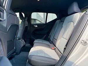 Volvo  B3 DKG PLUS DARK - 360° - Pilot -