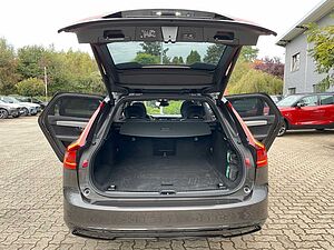 Volvo  B5 Geartr. ULTIMATE DARK -AHK-Sthzg-Pano-21'