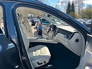 Volvo  B4 D AWD Geartronic MOMENTUM PRO - Cam -