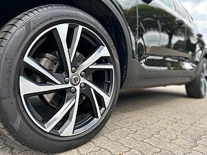 Volvo  D4 AWD Geartr. R-DESIGN - Sthzg - BLIS - HK