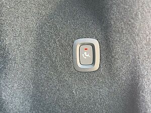 Volvo  T6 Recharge AWD R-DESIGN - AHK - 360° - 21'