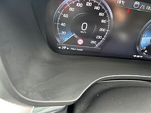 Volvo  D4 Geartronic R-DESIGN - AHK - 360 - Pano -