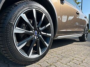 Volvo  D3 MOMENTUM -ACC-BLIS-CAM-19'