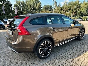 Volvo  D3 MOMENTUM -ACC-BLIS-CAM-19'