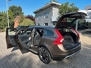 Volvo  D3 MOMENTUM -ACC-BLIS-CAM-19'