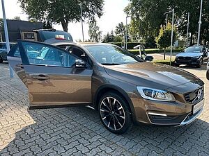 Volvo  D3 MOMENTUM -ACC-BLIS-CAM-19'