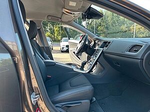 Volvo  D3 MOMENTUM -ACC-BLIS-CAM-19'