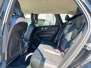 Volvo  D3 MOMENTUM PRO - AHK - Cam - Pilot - BLIS
