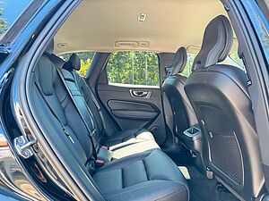 Volvo  D3 MOMENTUM PRO - AHK - Cam - Pilot - BLIS