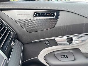 Volvo  T8 Recharge AWD PLUS DARK-7Sitzer-H/K-Pano-